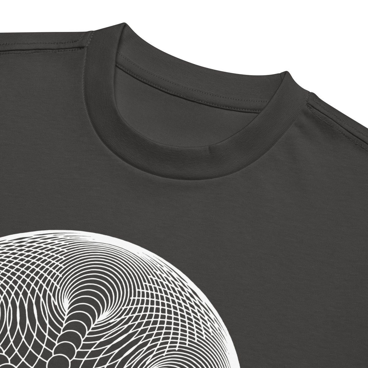 Star Weave B&W cotton box t-shirt in Vintage Black, detail: ribbed collar above the white rim and line circles